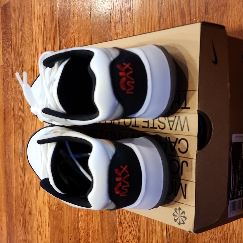 NWT Nike Air Max Motif GS - Picture 4 of 9